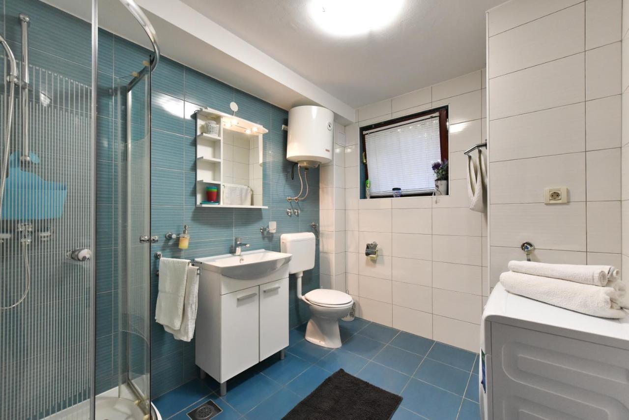 Lovely Apartment In The Groundfloor Zadar Exterior foto